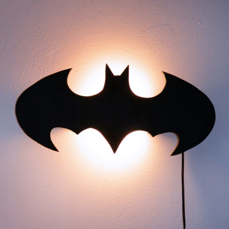 Dziecięca lampka Batman w skandynawskim stylu